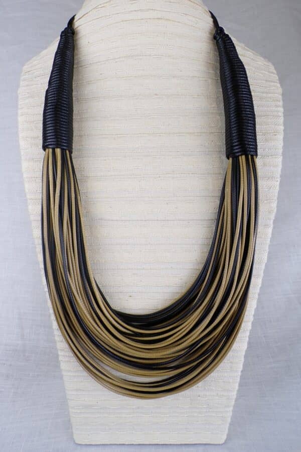 COLIER IN STIL BOHO CU MULTE SIRURI CERATE -LAILA