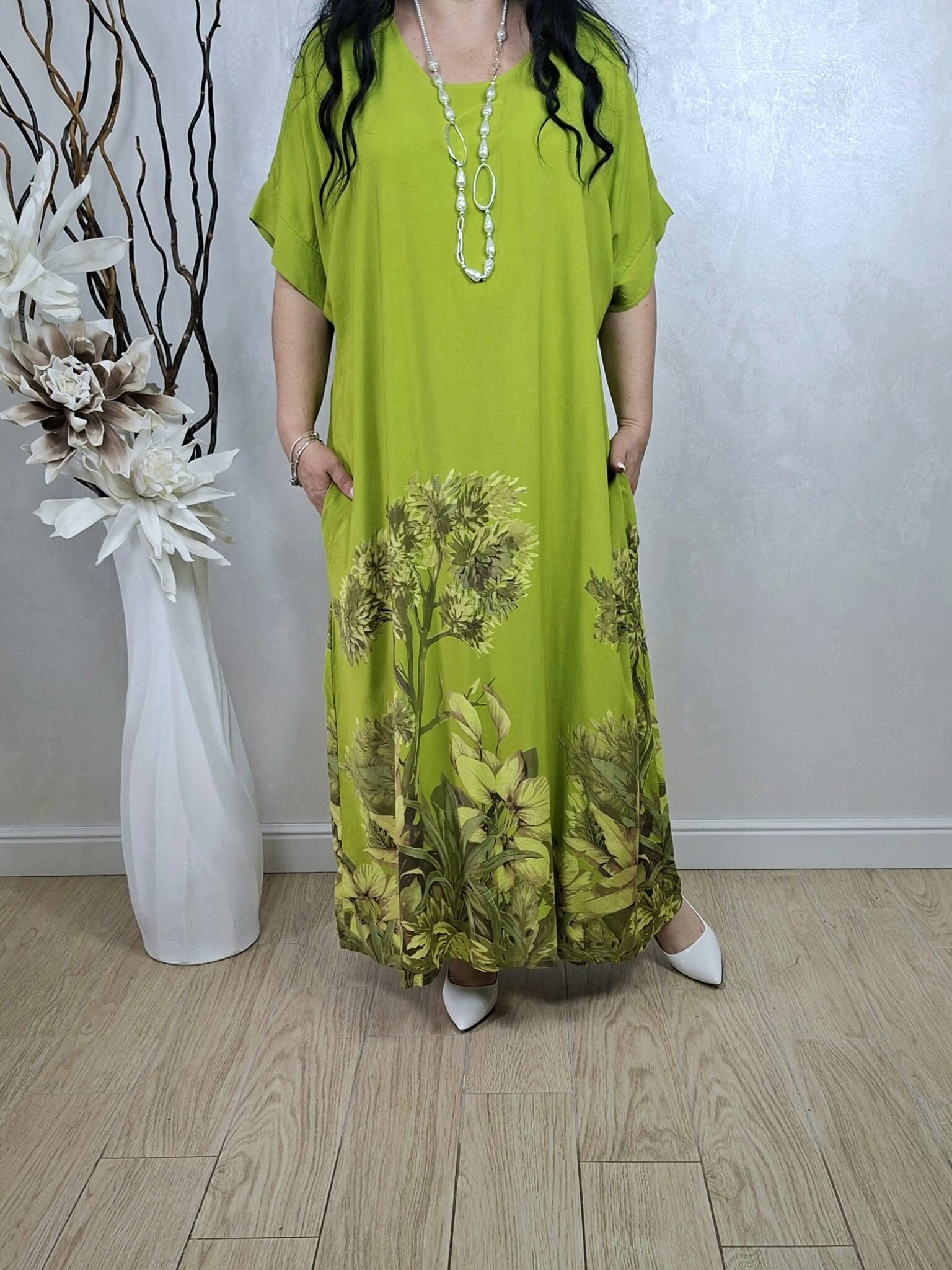 ROCHIE DELIA