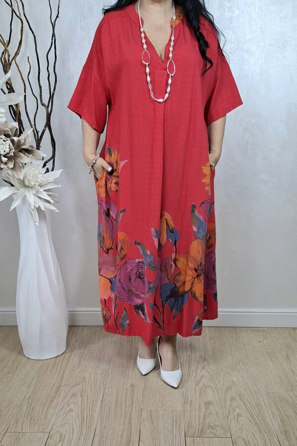 ROCHIE REYA-rosu