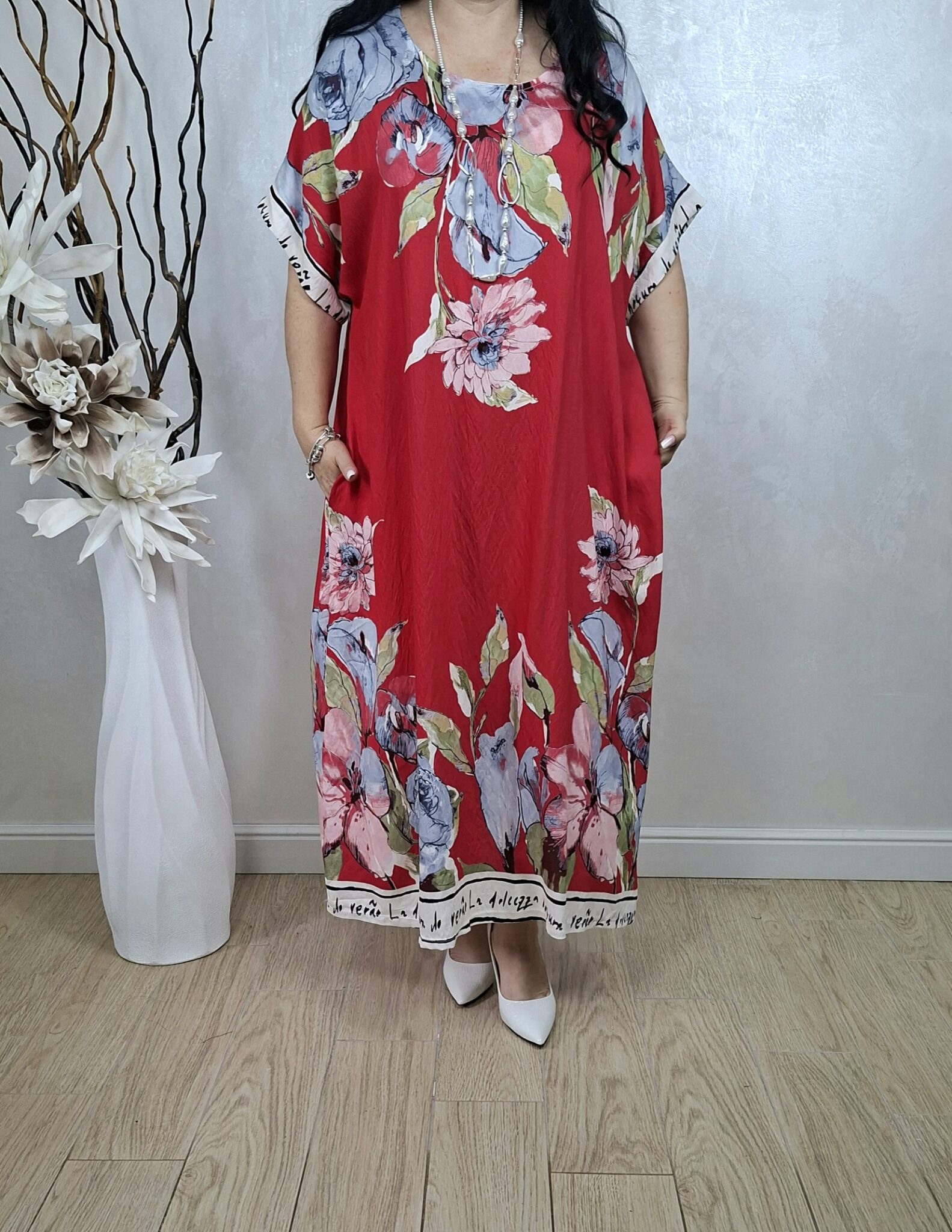 ROCHIE ANA-rosu